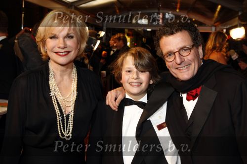 Amsterdam  17 maart 2008
Monique v d Ven met zoontje enman edwin de vries bij de premiere van zomerhitte.
Peter Smulders bv