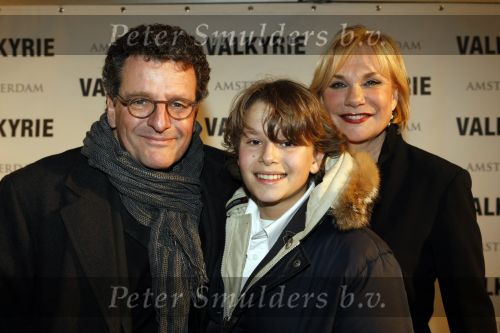 Amsterdam 22 januari 2009
Premiere Valkyrie in Tuschinski met Tom Cruise Carice v Houten en Halina Reijn. Monique v d Ven met Edwin de vries en zoon Sammy
Peter Smulders bv