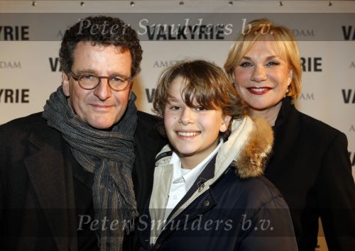 Amsterdam 22 januari 2009
Premiere Valkyrie in Tuschinski met Tom Cruise Carice v Houten en Halina Reijn. Monique v d Ven met Edwin de vries en zoon Sammy
Peter Smulders bv