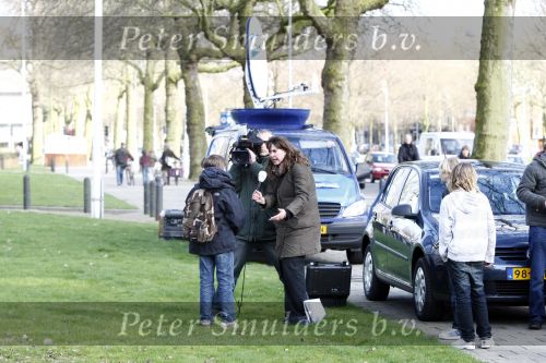 Amsterdam 24 maart 2009
Een man van 69 jaar is tijdens de ppauze vermoord op de Montessori school in amsterdam zuid.De politie was in grote getale aanwezig.
Peter Smulders bv
