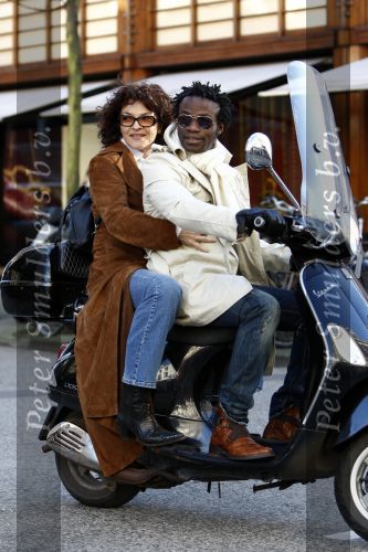 Amsterdam 12 februari 2008
Mylene de la Haye met Regilio Tuur op vespa scooter op de pc hooftstraat.
Peter Smulders bv