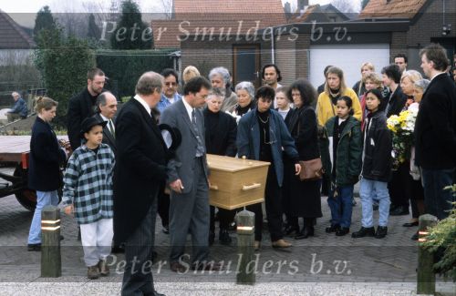 Rhenoy, 10 April 1996
Begrafenis van zangeres Nadieh