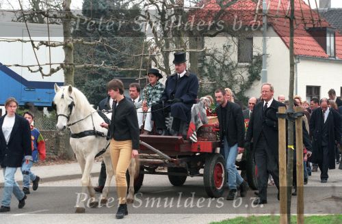 Rhenoy, 10 April 1996
Begrafenis van zangeres Nadieh