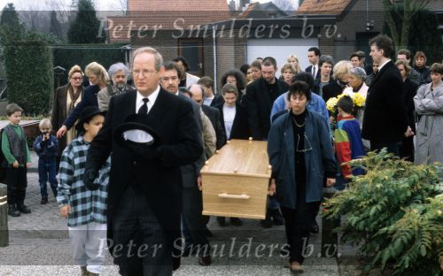 Rhenoy, 10 April 1996
Begrafenis van zangeres Nadieh