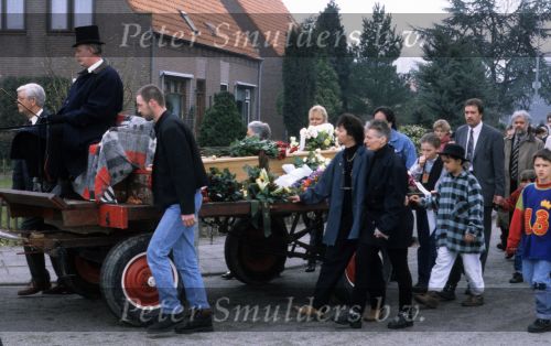 Rhenoy, 10 April 1996
Begrafenis van zangeres Nadieh