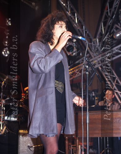 Amsterdam, 10 December 1991
Zangeres Nadieh tijdens een optreden