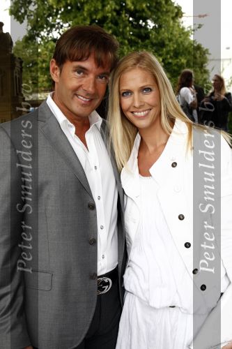 Amsterdam 10 juli 2008
Najaarspresentatie SBS 6 Net5 en Veronica in de rai.   
Gerard Joling en Nance Coolen ( zwanger)