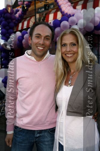 Amsterdam 27 april 2009
Feestje van Gerard Joling voor zijn 49e verjaardag bij cafe het Kalfje. Gerard Nance Coolen en vriend Pico
Peter Smulders bv