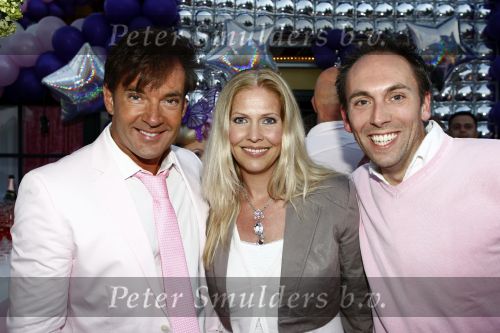 Amsterdam 27 april 2009
Feestje van Gerard Joling voor zijn 49e verjaardag bij cafe het Kalfje. Gerard Nance Coolen en vriend Pico
Peter Smulders bv