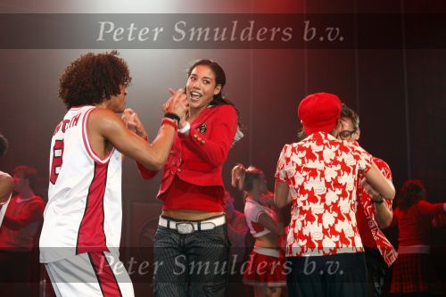 Tilburg 25 januari 2009
Premiere High school musical in de schouwburg van Tilburg met in de hoofdrollen Tommie Christiaan Nathalie v Gent Sarah Chronis Paul Boereboom Maickel Leijenhorst en Natalie la Rose.
Peter Smulders bv