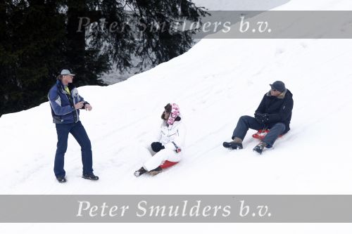 Lech 27 februari 2008
Rene en Natasja Froger aan het rodelen met Maxime en didier op wintersport vakantie.
Peter Smulders bv