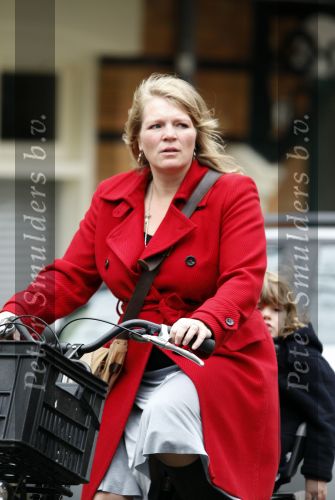 Amsterdam, 3 November 2007
De zwangere vrouw Nathalie Kluun op de fiets met haar dochtertje