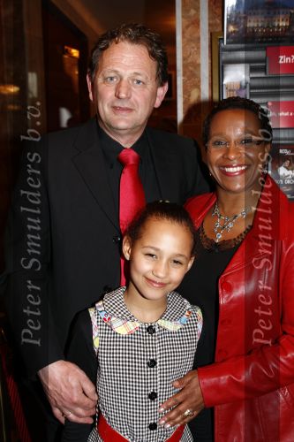 Amsterdam 4 april 2008
Premiere Porgy and Bess in carre. Nelli Cooman met man en dochter
