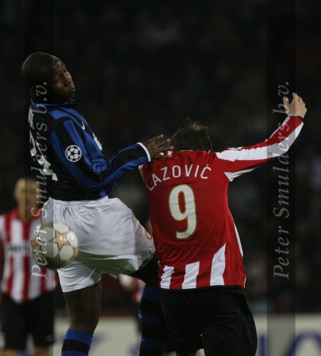 Eindhoven, 12 December 2007
Champions League wedstrijd PSV-Internationale Milan, eindstand 0-1 Seizoen 2007/2008
Nelson Enrique Lopez Rivas in duel met Danko Lazovic