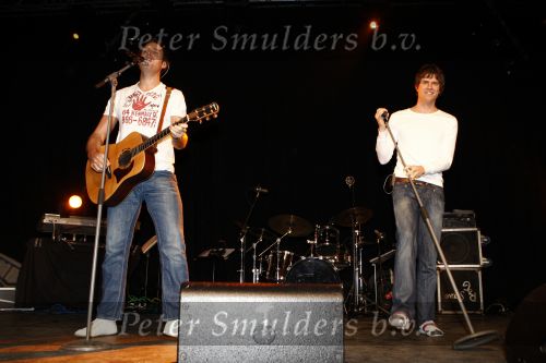 Leeuwarden 18 april 2008
Feestje voor het 40 jarig bestan van supermarktketen Poisch. Nick en Simon
Peter Smulders bv