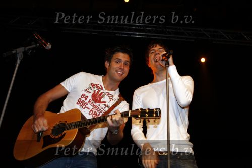 Leeuwarden 18 april 2008
Feestje voor het 40 jarig bestan van supermarktketen Poisch. Nick en Simon
Peter Smulders bv