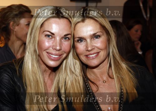 Amsterdam 2 maart 2009
Modeshow Jos Raak bij Loods 6 in Amsterdam. Nicole en ... Singels
Peter Smulders bv