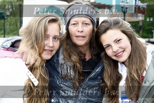 Biddinghuizen 26 april 2009
Bn ers in Walibi. Nicole des Bouvrie met dochters
Peter smulders bv