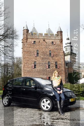 Breukelen 5 april 2008
Mercedes dealer stern presenteert nieuwe modellen bij ksteel Neijenrode. Nicolette v Dam met vriend Bas Smit
Peter Smulders bv