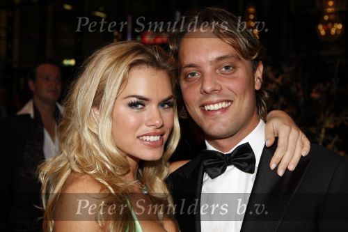 Amsterdam 6 december 2007
Miljonairsfair 2007 in de rai te amsterdam. Vip avond. Nicolette v Dam  en vriend Bas Smit