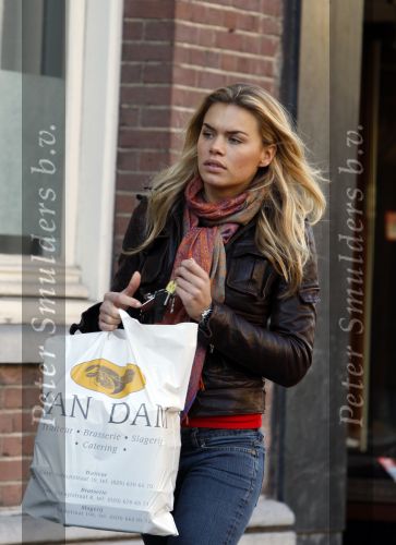 Amsterdam 11 december 2007
Nicolette v Dam op de cornelis schuytstraat.