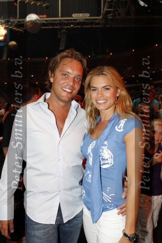 Amsterdam 24 mei 2008
Toppers in concert in de arena met Rene Froger Gordon en Gerard Joling. 
Nicolette v Dam met vriend Bas Smit