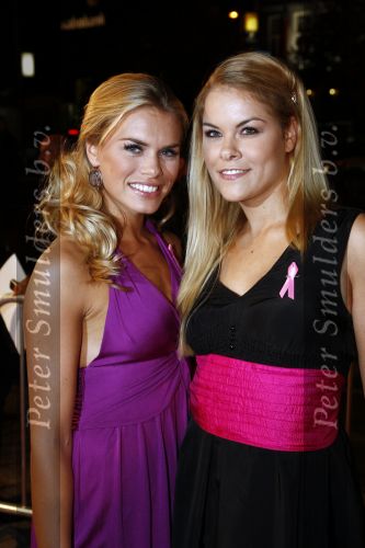 Amsterdam 29 september 2008
Pink Ribbon gala in het concert gebouw.Nicolette v Dam en Sara Bus
Peter Smulders bv