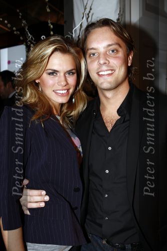 Amsterdam 30 januari 2009
Modeshow Blue Blood tijdens de amsterdam fashion week. Nicolette v Dam met Bas Smit
Peter Smulders bv
