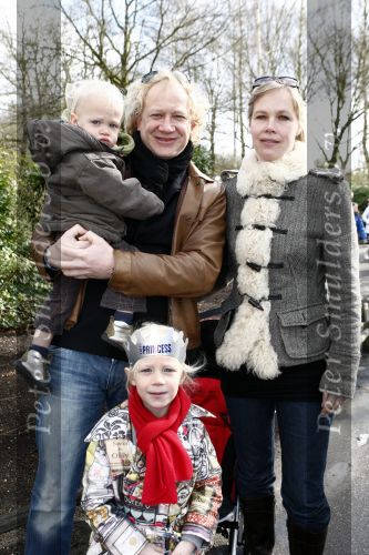 Kaatsheuvel 29 maart 2009
15 jarig bestaan van Princess in de efteling. Niek Boesch met vrouw en kinderen
Peter Smulders bv