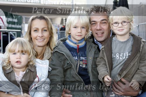 Amsterdam 6 oktober 2007
Premiere Kabouter Plop film in pathe arena. Niel van Hof met vrouw en kinderen