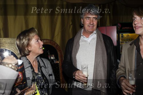 Amsterdam 17 december 2007
Pieter Storms met Nina Brink  en kinderen bij tros kerstcircus.