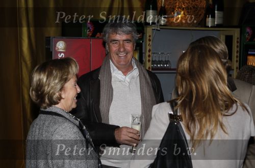 Amsterdam 17 december 2007
Pieter Storms met Nina Brink  en kinderen bij tros kerstcircus.