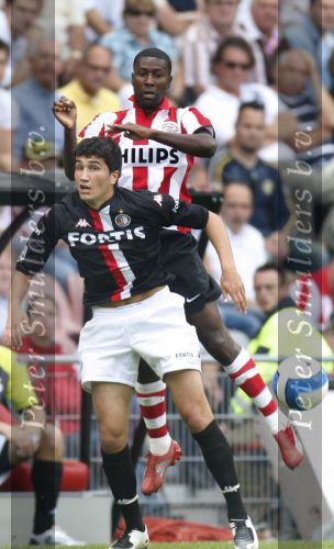 Eindhoven, 23 September 2007 Seizoen 2007/2008 Kompetitewedstrijd PSV-Feyenoord, eindstand 4-0
Nuri Sahin in duel met Edison Mendez