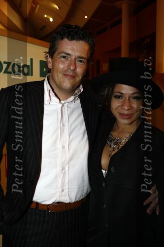 Hoorn 17 maart 2009
Premiere Five guys named moe in de schouwburg van Haarlem. Nurlaila Kareem met vriend Muriel Wouda
Peter Smulders bv