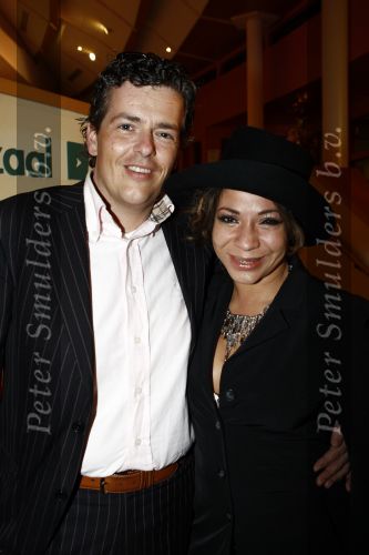 Hoorn 17 maart 2009
Premiere Five guys named moe in de schouwburg van Haarlem. Nurlaila Kareem met vriend Muriel Wouda
Peter Smulders bv