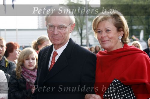 Utrecht 28 april 2009
Pieter v Vollenhoven viert zijn 70e verjaardag in het Beatrix theater in Utrecht. Onno Ruding met zijn vrouw
Peter Smulders bv