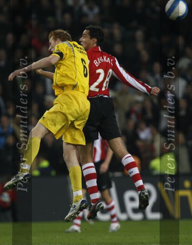 Eindhoven, 20 Oktober 2007
Kompetitiewedstrijd PSV-VVV, eindstand 3-1
Seizoen 2007/2008
Otman Bakkal in een luchtduel met Ken Leemans