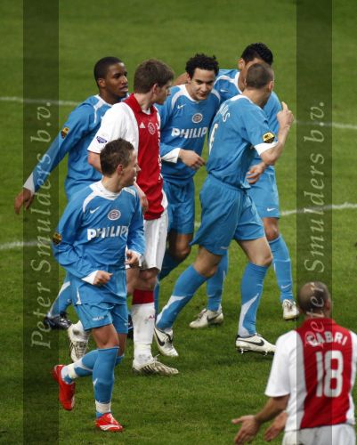 Amsterdam, 30 Januari 2008 Kompetitiewedstrijd AJAX-PSV, eindstand 0-2
Seizoen 2007/2008
Otman Bakkal heeft AJAX de genadeslag toegediend door 0-2 te scoren
