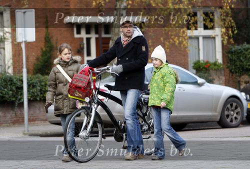 Amsterdam 16 november 2007
Owen Schoemacher met zijn 2 dochters.