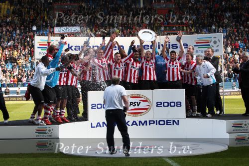 Arnhem, 20 April 2008 Kompetitiewedstrijd Vitesse-PSV, eindstand 0-1 Seizoen 2007/2008
PSV Landskampioen en wordt er dus feest gevierd