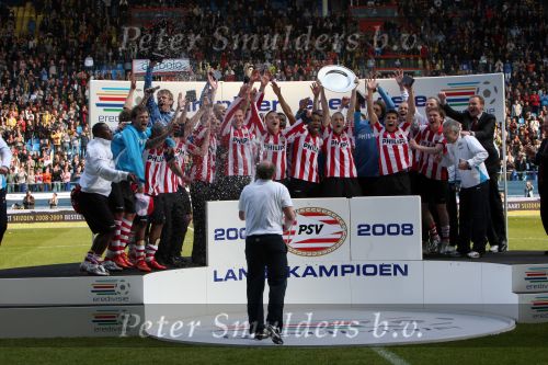Arnhem, 20 April 2008 Kompetitiewedstrijd Vitesse-PSV, eindstand 0-1 Seizoen 2007/2008
PSV Landskampioen en wordt er dus feest gevierd