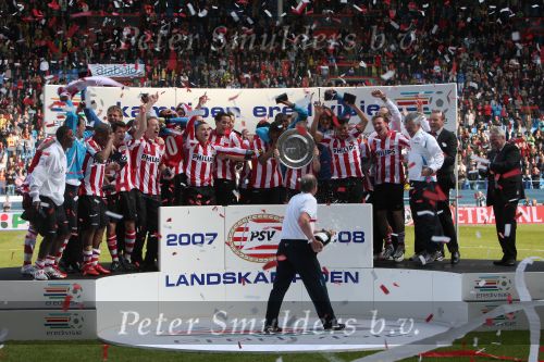 Arnhem, 20 April 2008 Kompetitiewedstrijd Vitesse-PSV, eindstand 0-1 Seizoen 2007/2008
PSV Landskampioen en wordt er dus feest gevierd