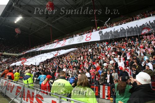 Eindhoven, 13 April 2008 Kampioenswedstrijd PSV-FC Twente, eindstand 1-1 Seizoen 2007/2008. PSV daardoor nog niet kampioen.
PSV supporters nog vol goede moed voor aanvang wedstrijd