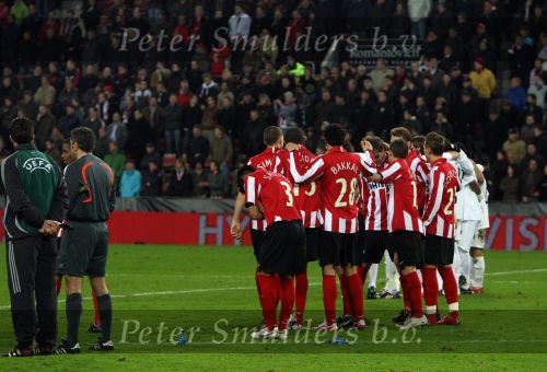 Eindhoven, 12 Maart 2008
UEFA 1/8 finale PSV-Tottenham Hotspur FC, eindstand 0-1
PSV wint na verlenging en straschoppen met 6-5 en gaat door naar de 1/4 Finale
Spanning bij de PSV-ers 
Danco Lazovic wordt getroost door zijn ploeggenoten na het missen van zijn penalty