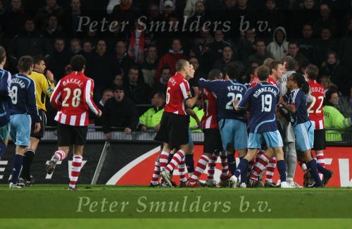 Eindhoven, 19 Maart 2008 Kompetitiewedstrijd PSV-AJAX, eindstand 0-0 
Seizoen 2007/2008
Ruzioe tussen AJAX en PSV met o.a. Gomes, Eric Braamhaar, Edgar Davids, Jan Kromkamp, Timmy Simons, Dennis Rommedahl