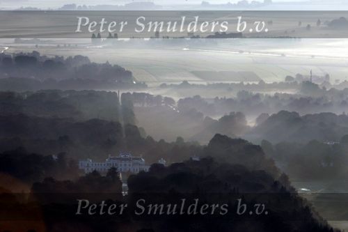 Soestdijk 30 augustus 2008
Paleis Soestdijk bij zonsopkomst vanuit een ballon gefotografeerd.