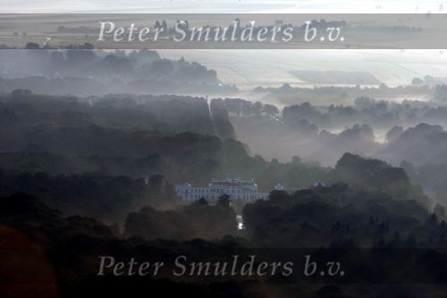 Soestdijk 30 augustus 2008
Paleis Soestdijk bij zonsopkomst vanuit een ballon gefotografeerd.