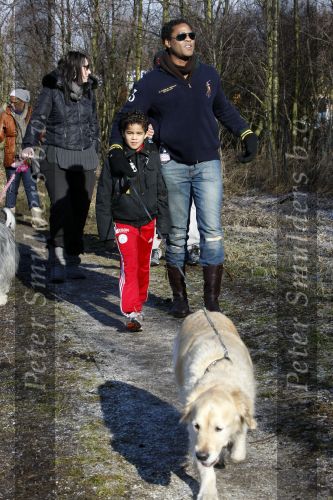 Diemen 14 februari 2009
Patrick Kluivert Rossana Lima Kluivert Quincy Justin Ruben Kluivert doen mee met de boswandeling voor hun goede doel ivm zwerfhonden. De tocht was in het Diemer Bos.
Peter Smulders bv