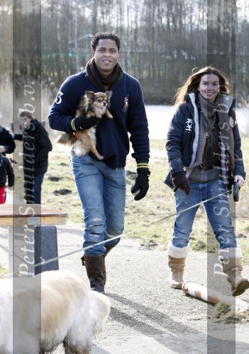 Diemen 14 februari 2009
Patrick Kluivert Rossana Lima Kluivert Quincy Justin Ruben Kluivert doen mee met de boswandeling voor hun goede doel ivm zwerfhonden. De tocht was in het Diemer Bos.
Peter Smulders bv