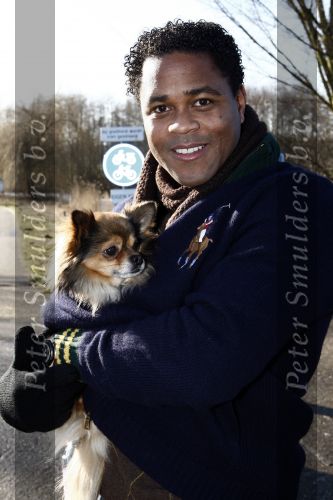 Diemen 14 februari 2009
Patrick Kluivert Rossana Lima Kluivert Quincy Justin Ruben Kluivert doen mee met de boswandeling voor hun goede doel ivm zwerfhonden. De tocht was in het Diemer Bos.
Peter Smulders bv
